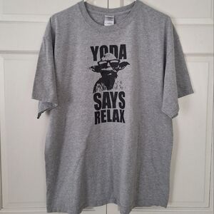 Gildan "Yoda Says Relax" graphic t-shirt